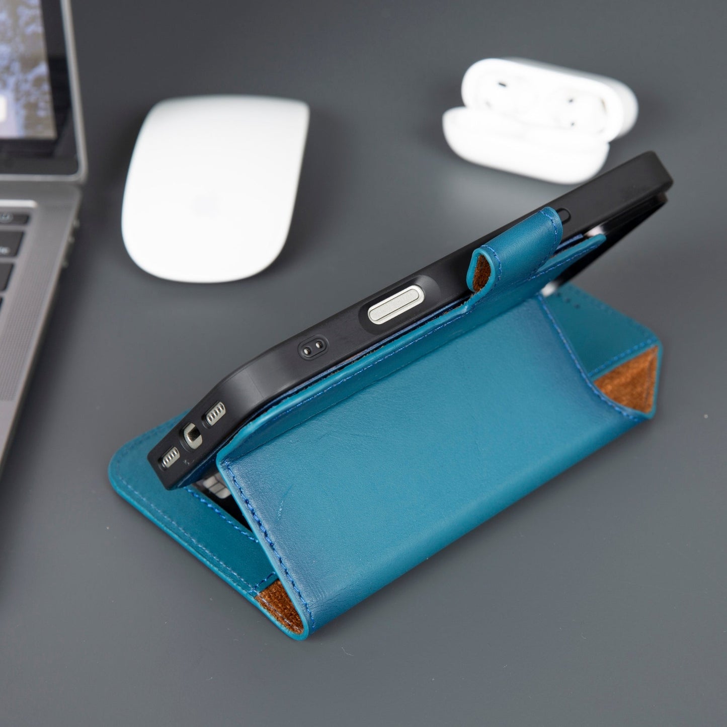 Casper iPhone 17 Pro Max Leather Wallet Case – MagSafe Compatible-1