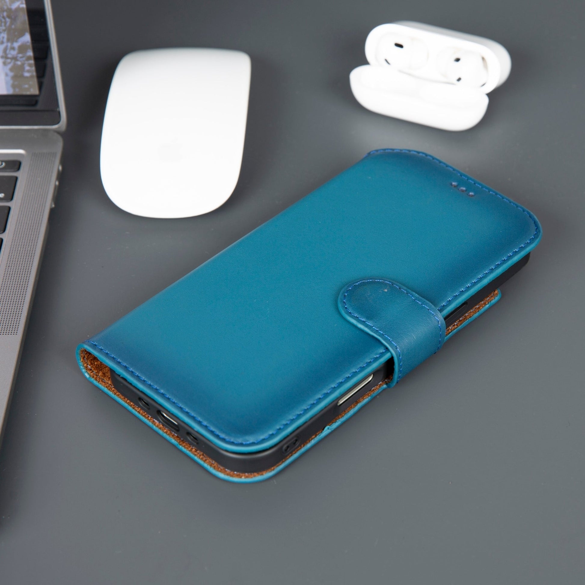 Casper iPhone 17 Pro Max Leather Wallet Case – MagSafe Compatible-4