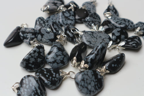 Colar com Pendente Cristal de Obsidiana em Floco de Neve – Joias de Cura